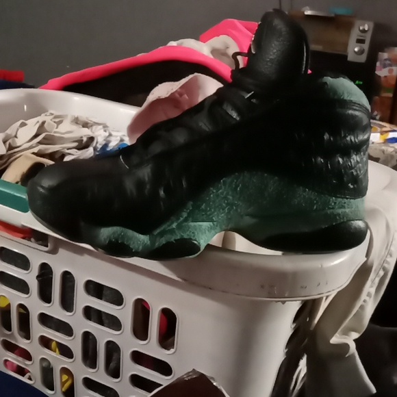 Shoes Jordans - Picture 2 of 2